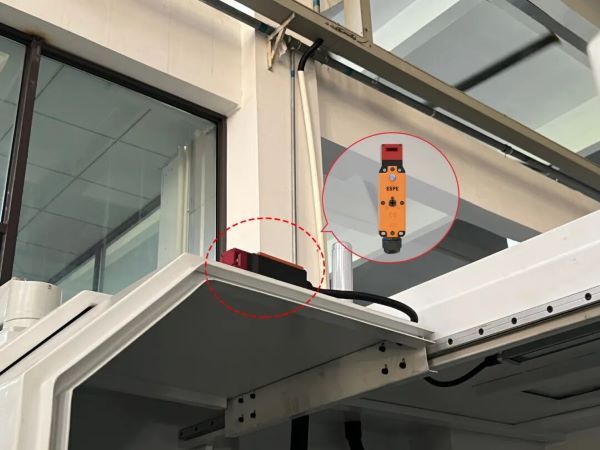 SLM11 series safety door switch